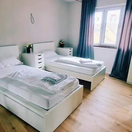 Moderne - Stylisch Und Schick Mit 2 Schlafzimmern Auf 100qm דירה שווביש האל